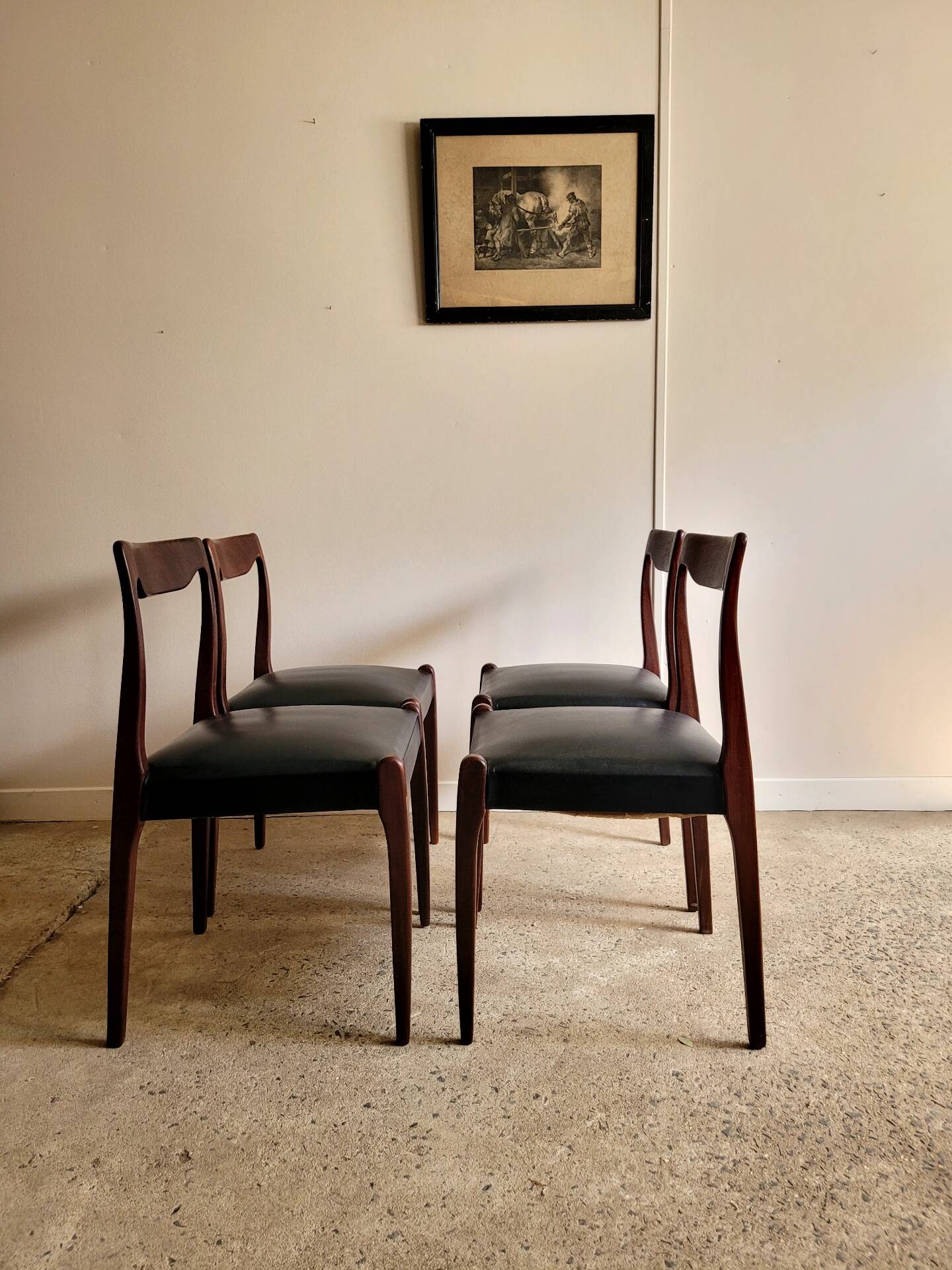 Lot de 4 chaises vintage style Niels Otto Moller