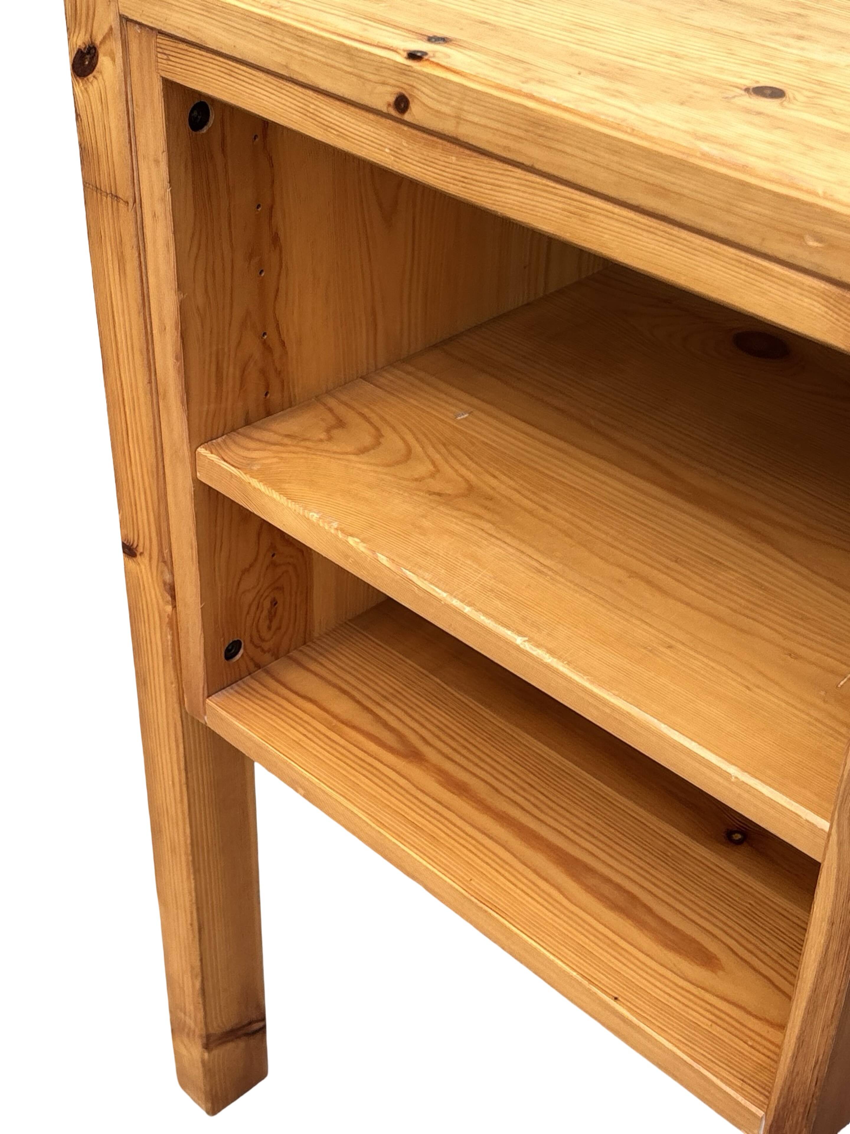 Vintage Pinewood Desk, Freestanding, 1970s Pine, Design, Ate van Apeldoorn