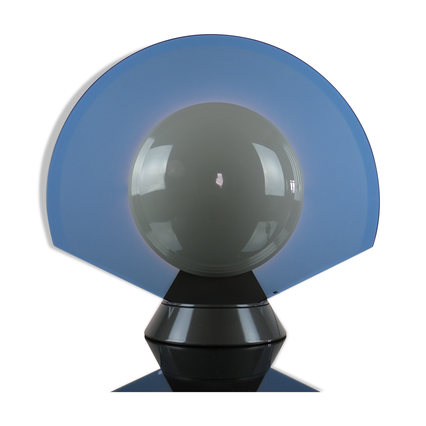 Arteluce mod turntable lamp. tikal 1555 designer pier giuseppe ramella (1985)