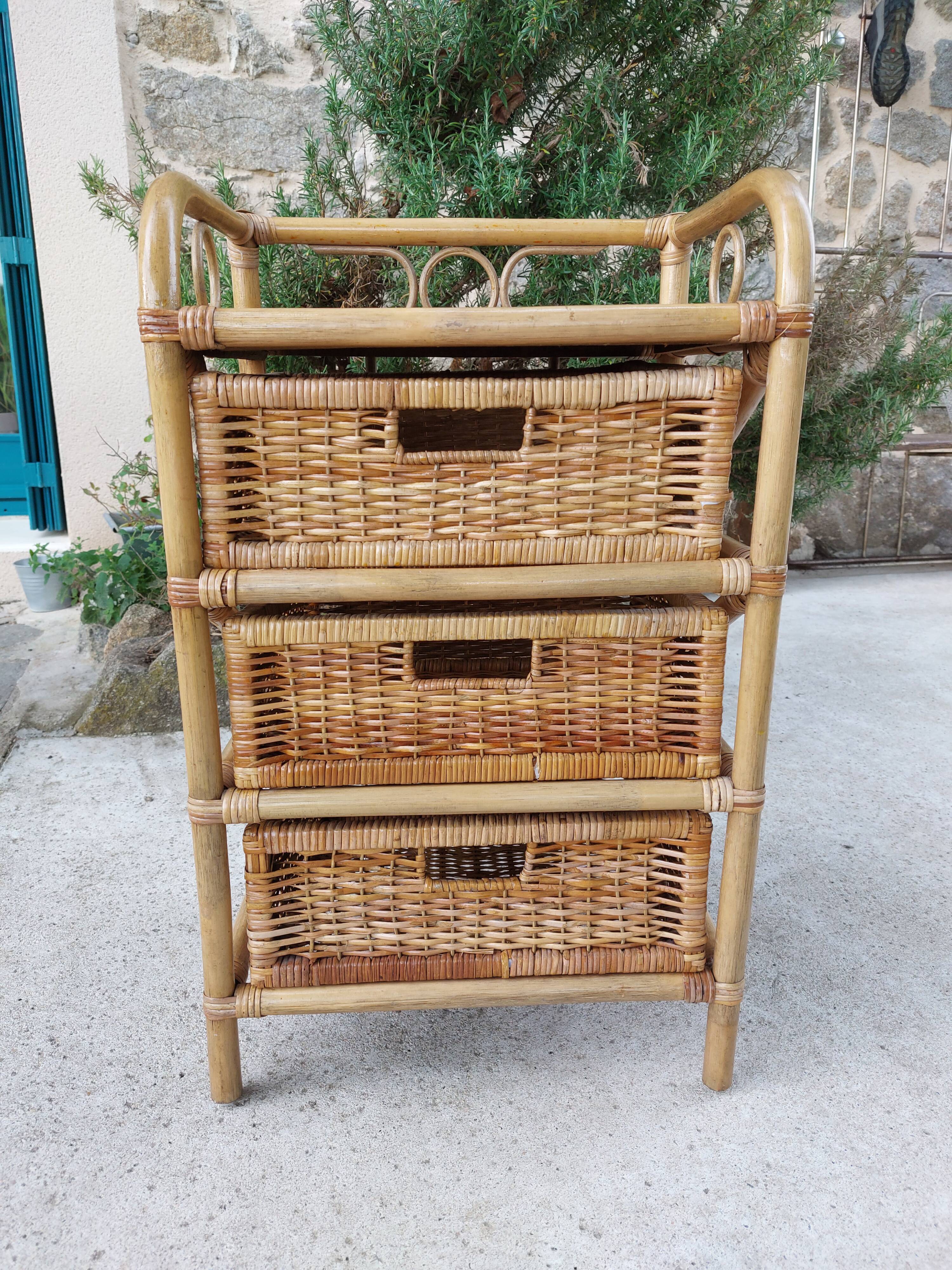 Wicker chest of drawers