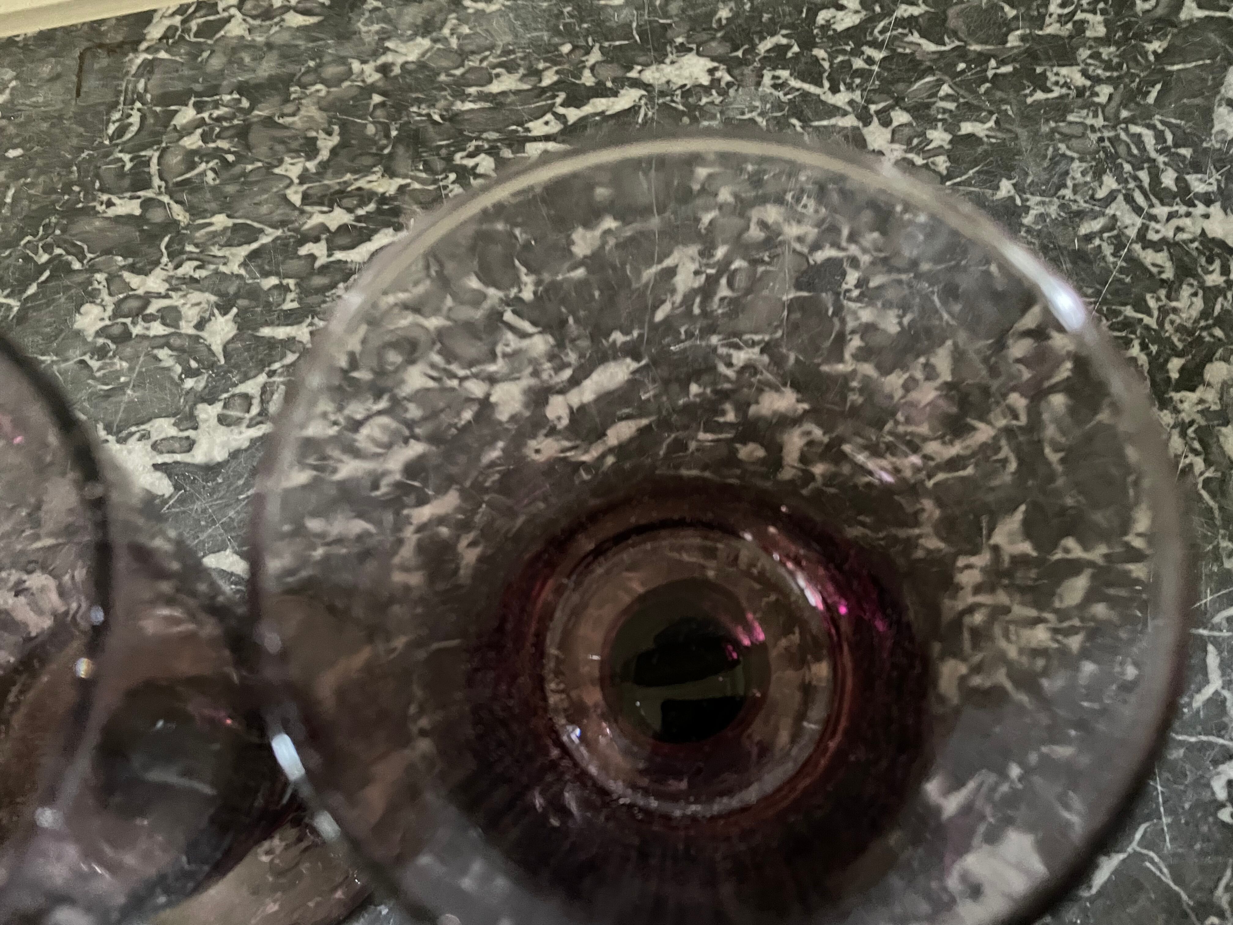 Verres à pied bullés
