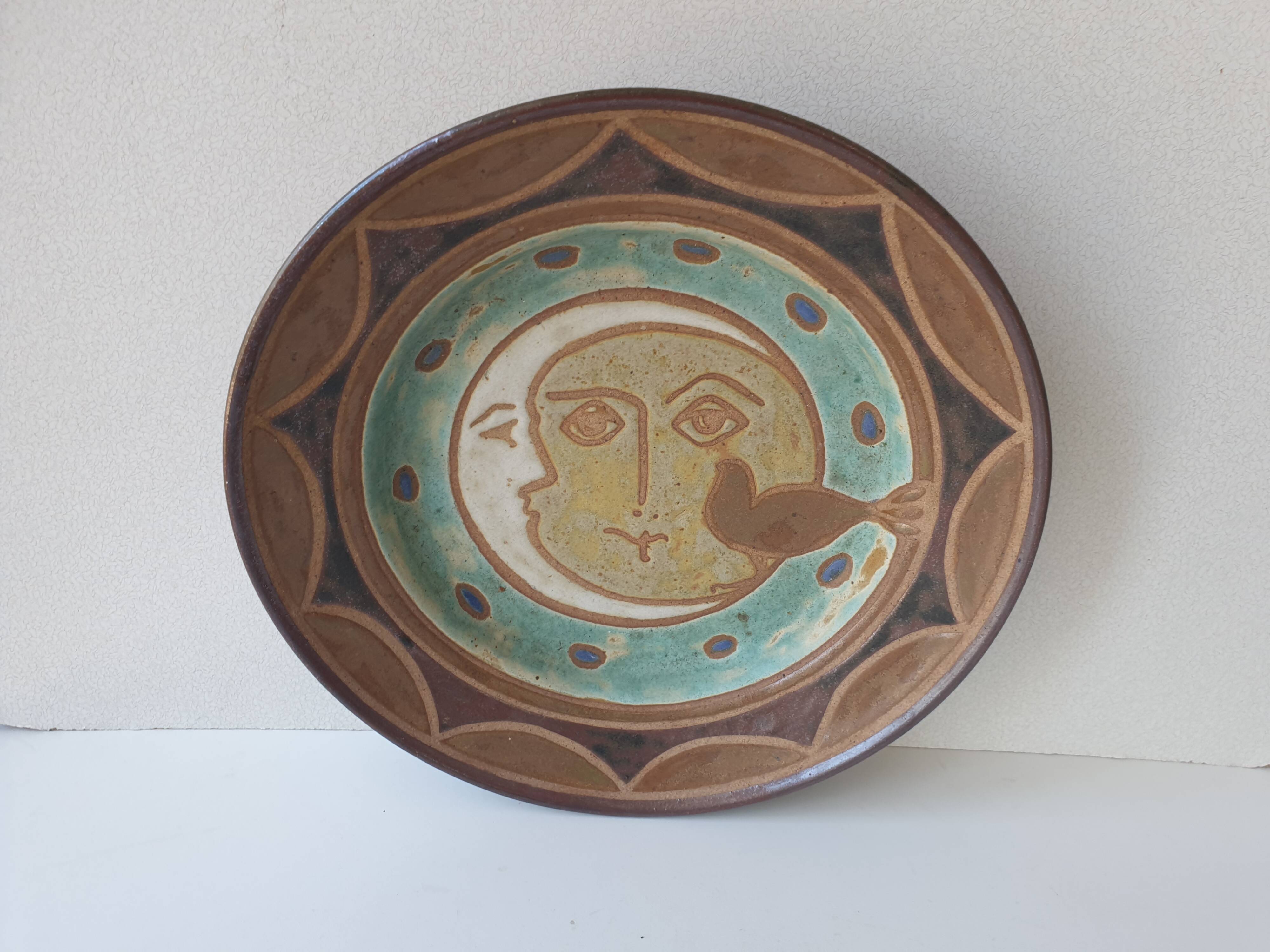 Très belle assiette en céramique Signée Paco Padilla