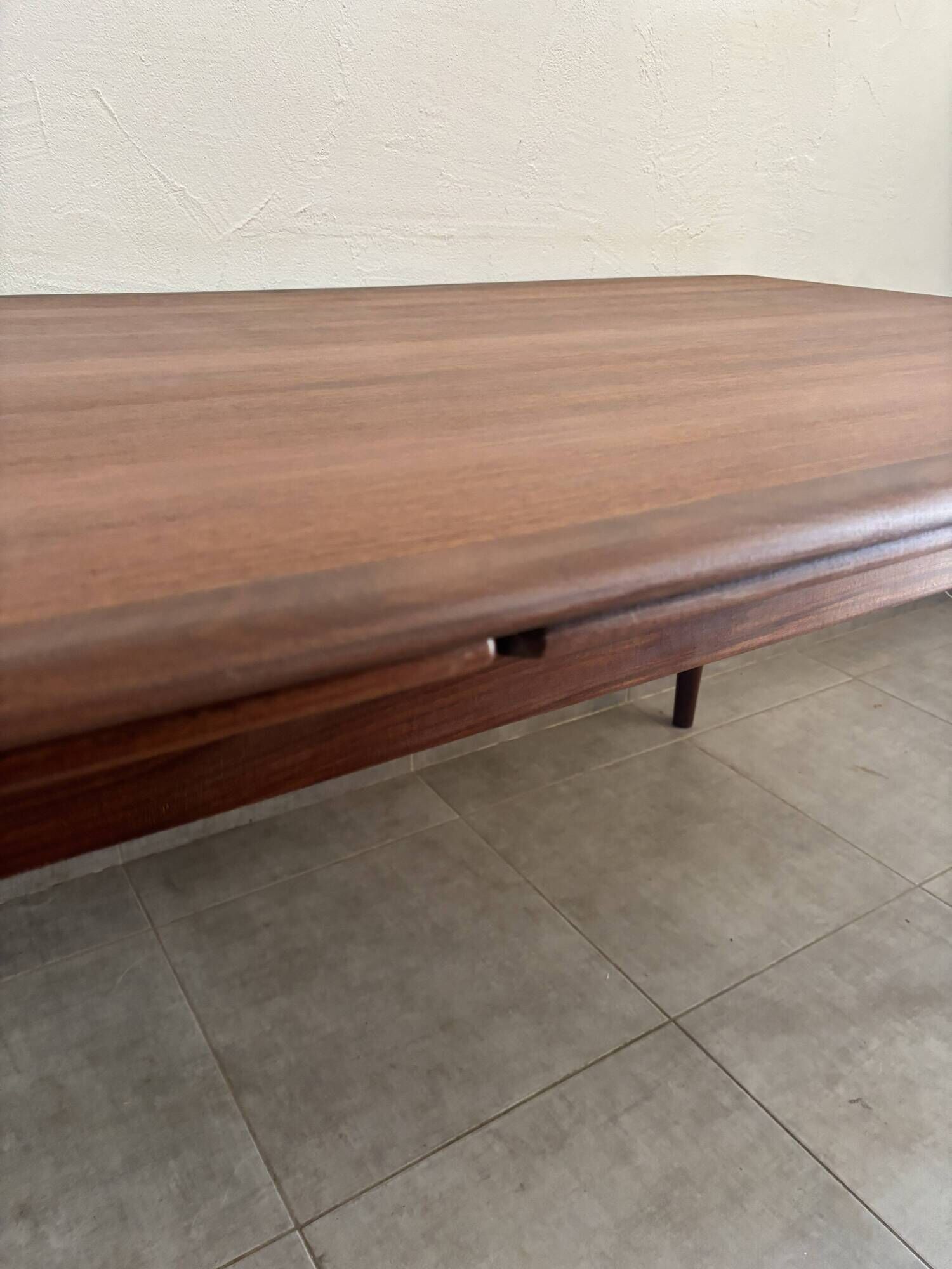 Extendable teak table in Scandinavian/Danish style, Ligne Roset, 1960s.