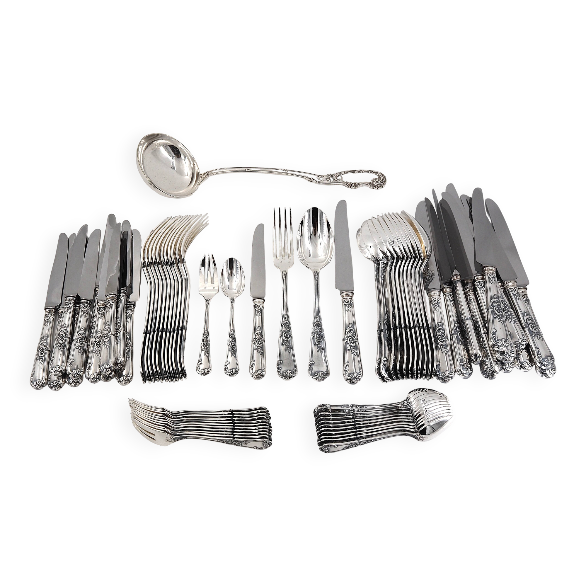 Orbrille Louis XV cutlery set 73 pieces in silver-plated metal, excellent condition.