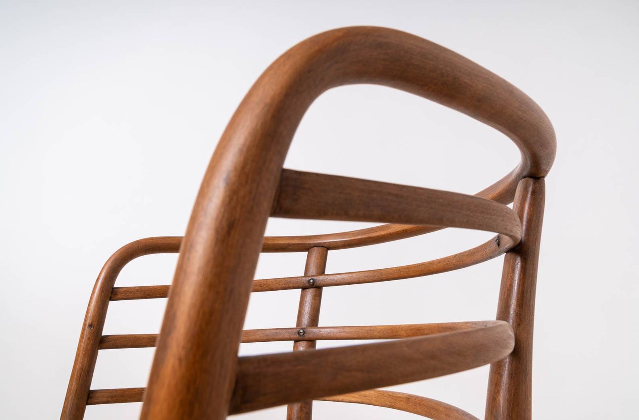 Lot de 2 fauteuils Thonet, modèle B246, années 1930, restaurés et retapissés