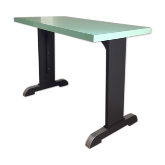 Bistro table in green formica