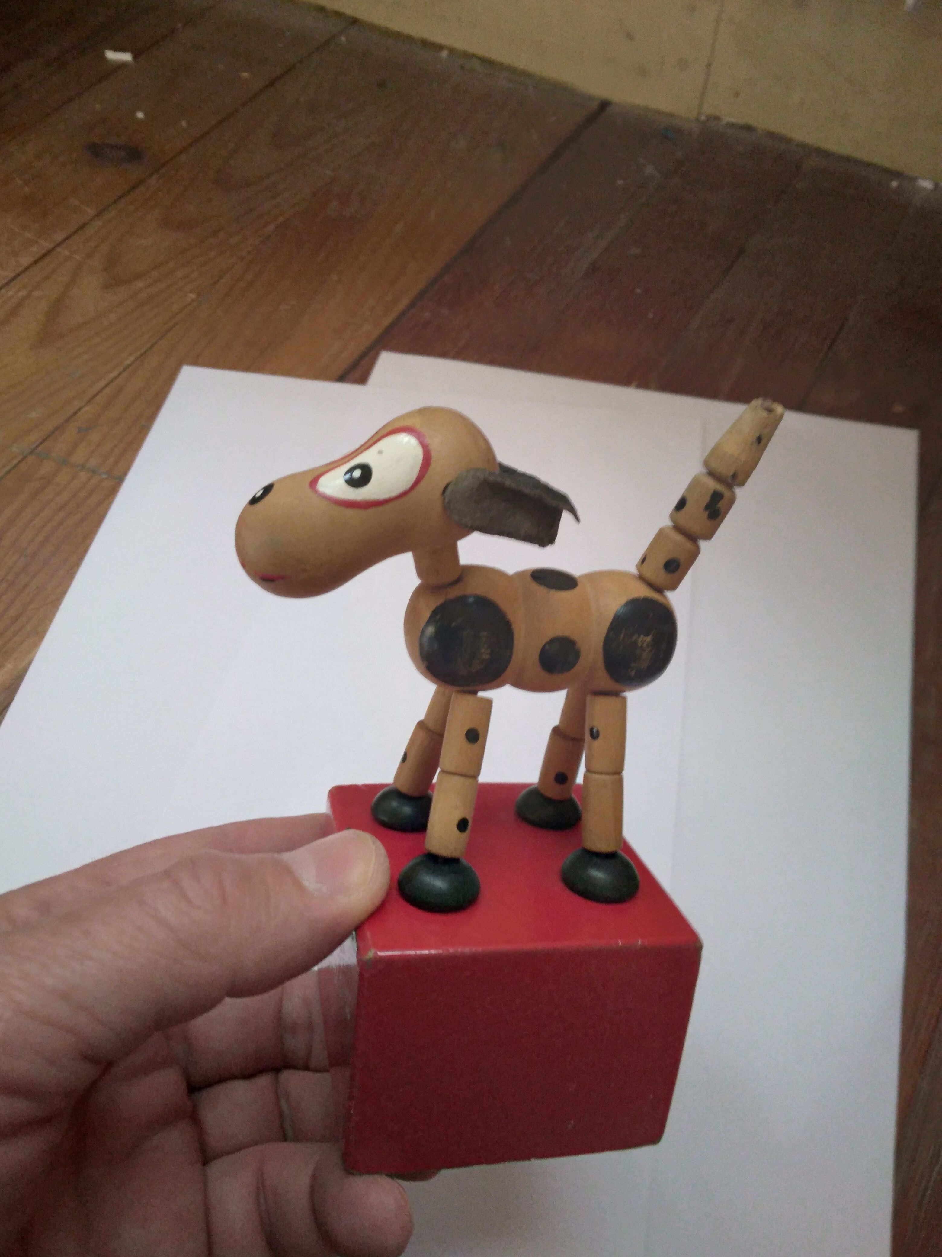Chien Wakouwa en bois