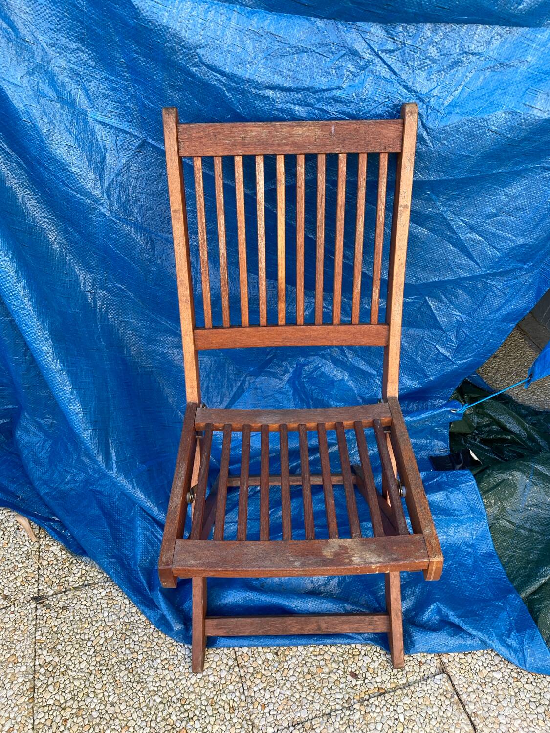 Set of 4 folding garden chairs in exotic wood