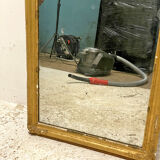 Miroir ancien en bois et stuc doré