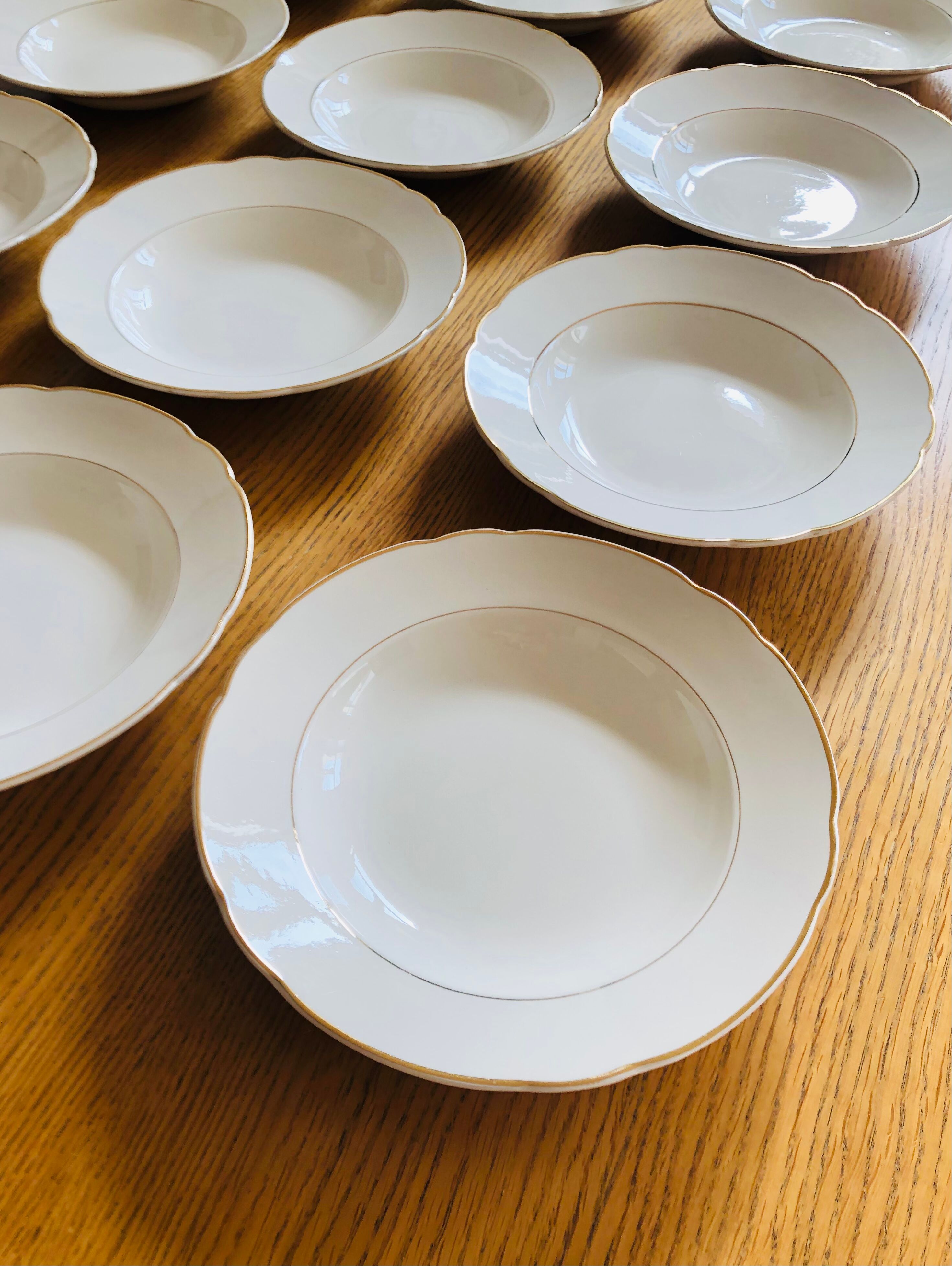 Set of 12 hollow plates in Villeroy & Boch ceramic