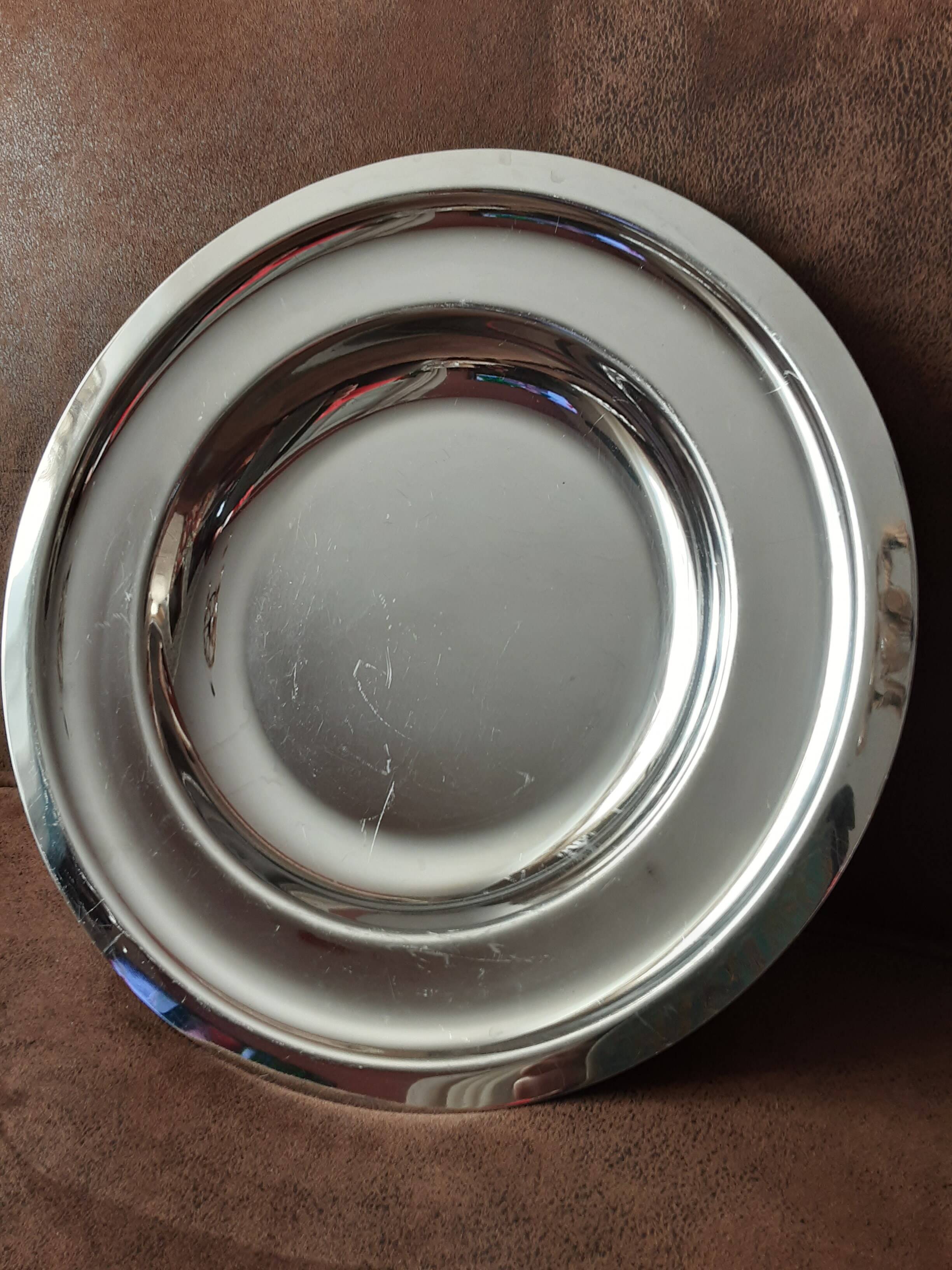 Shallow metal dish
