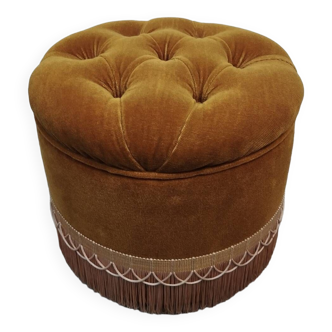 Velvet toad pouf