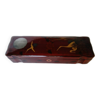 lacquered wooden glove box with Asian decoration of cranes under the moon.China Japan