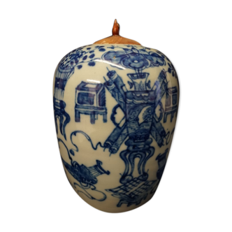 Pot of blue and white Chinese ginger