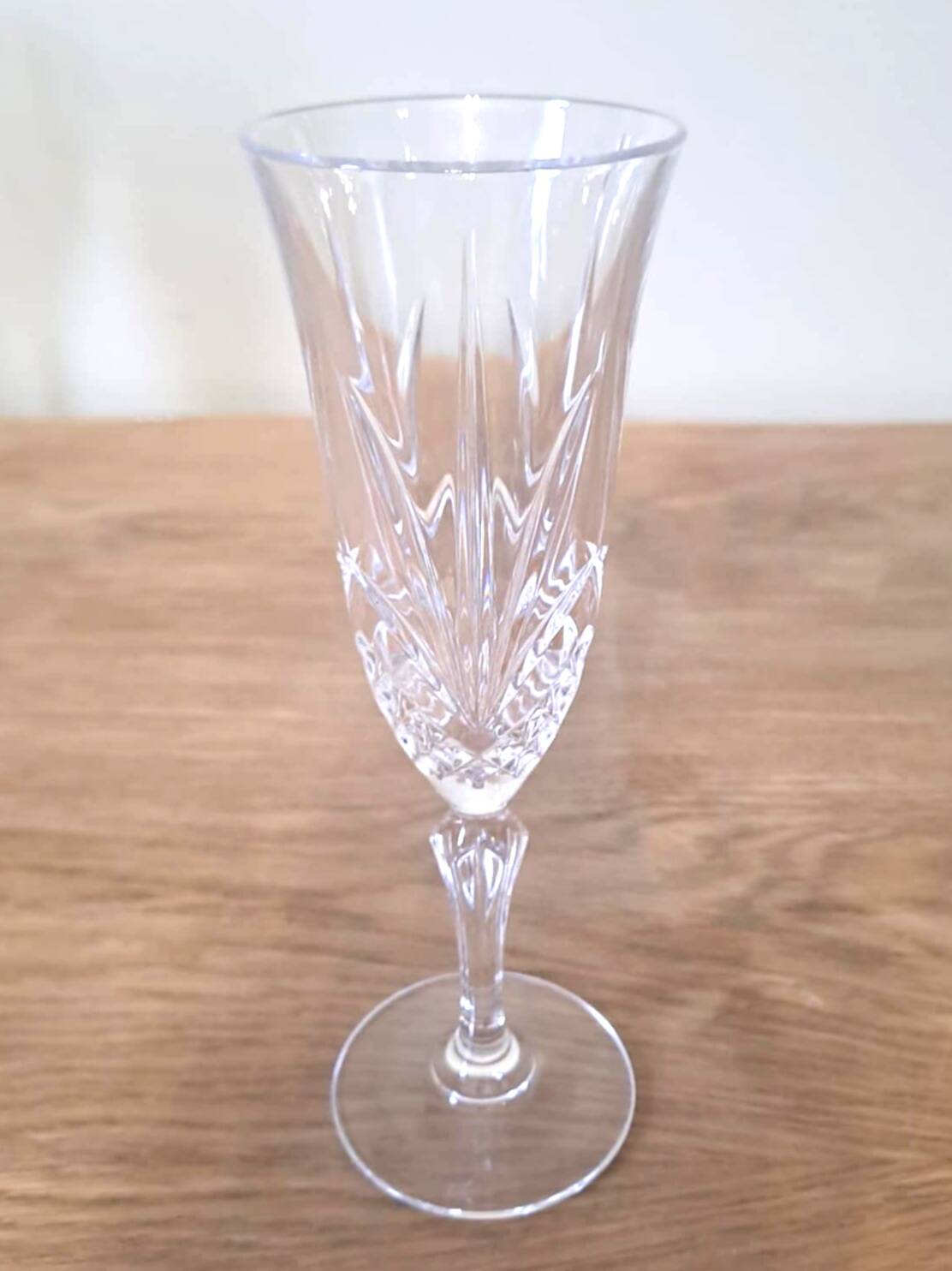 8 crystal champagne flutes