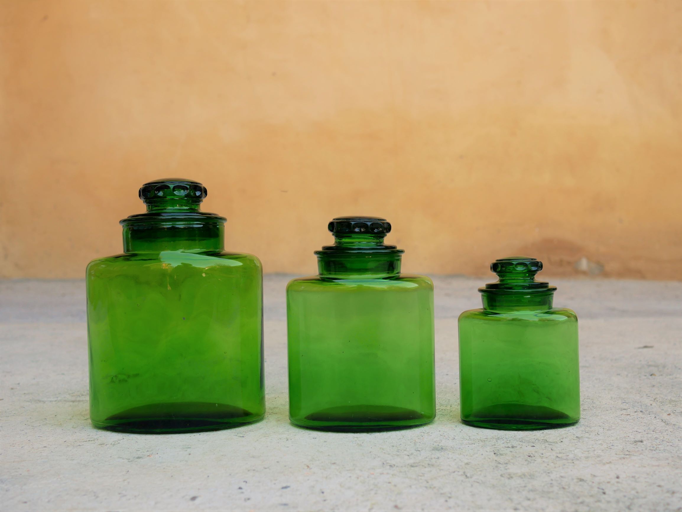 Series of 3 vintage glass jars