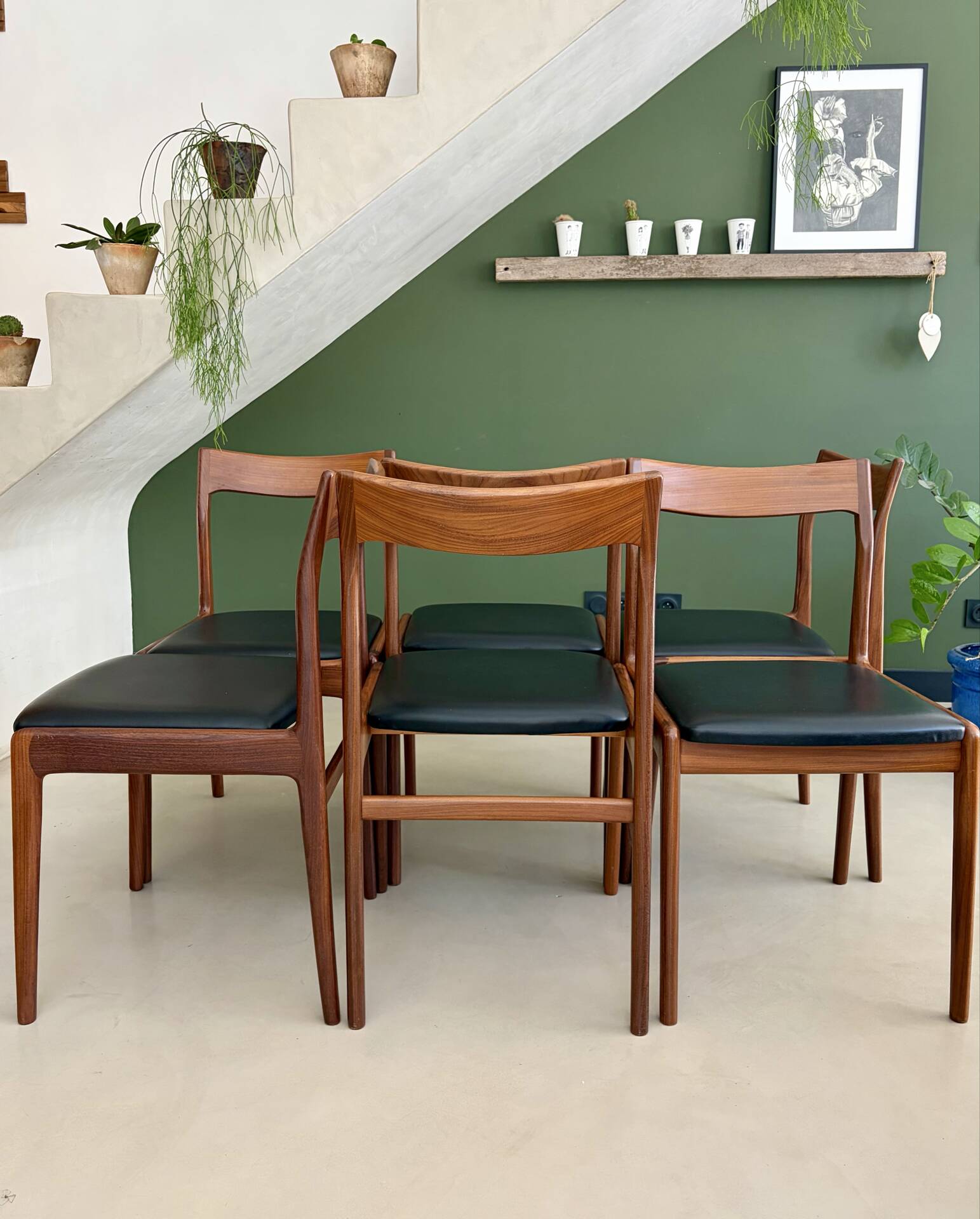 Set of 6 Danish teak chairs, 1970s.