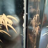Lacquered screen with a horse pattern