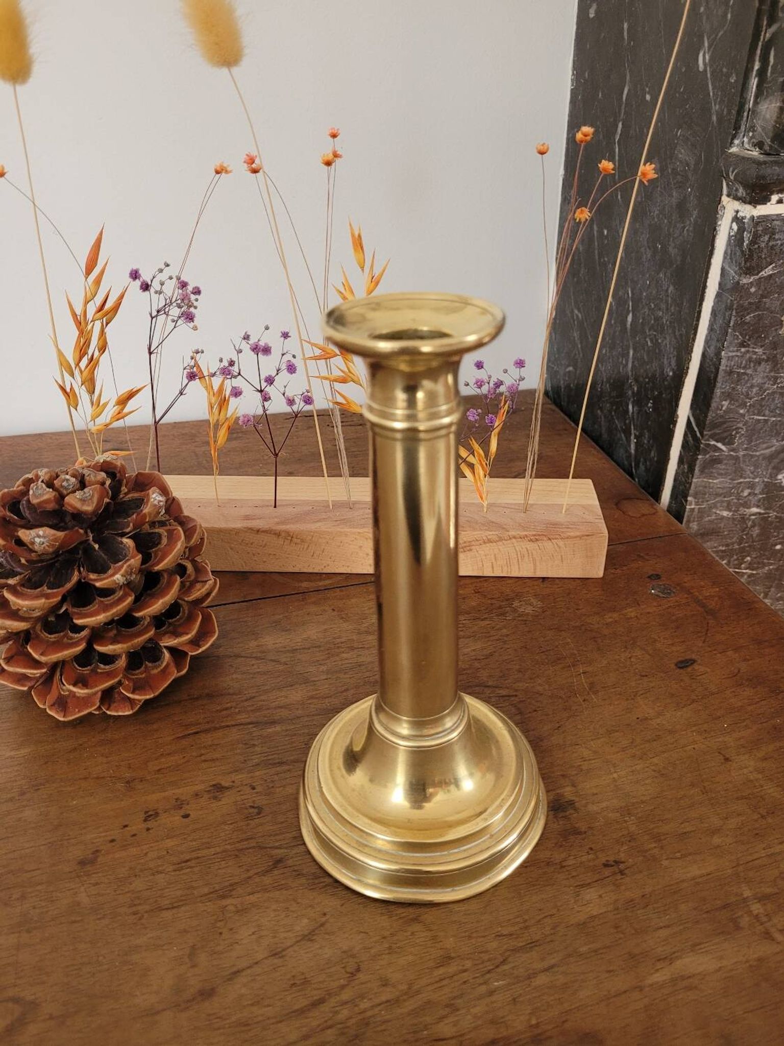 Push candle holder with tiered base no. 1