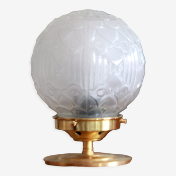 Lampe à poser laiton globe verre ancien