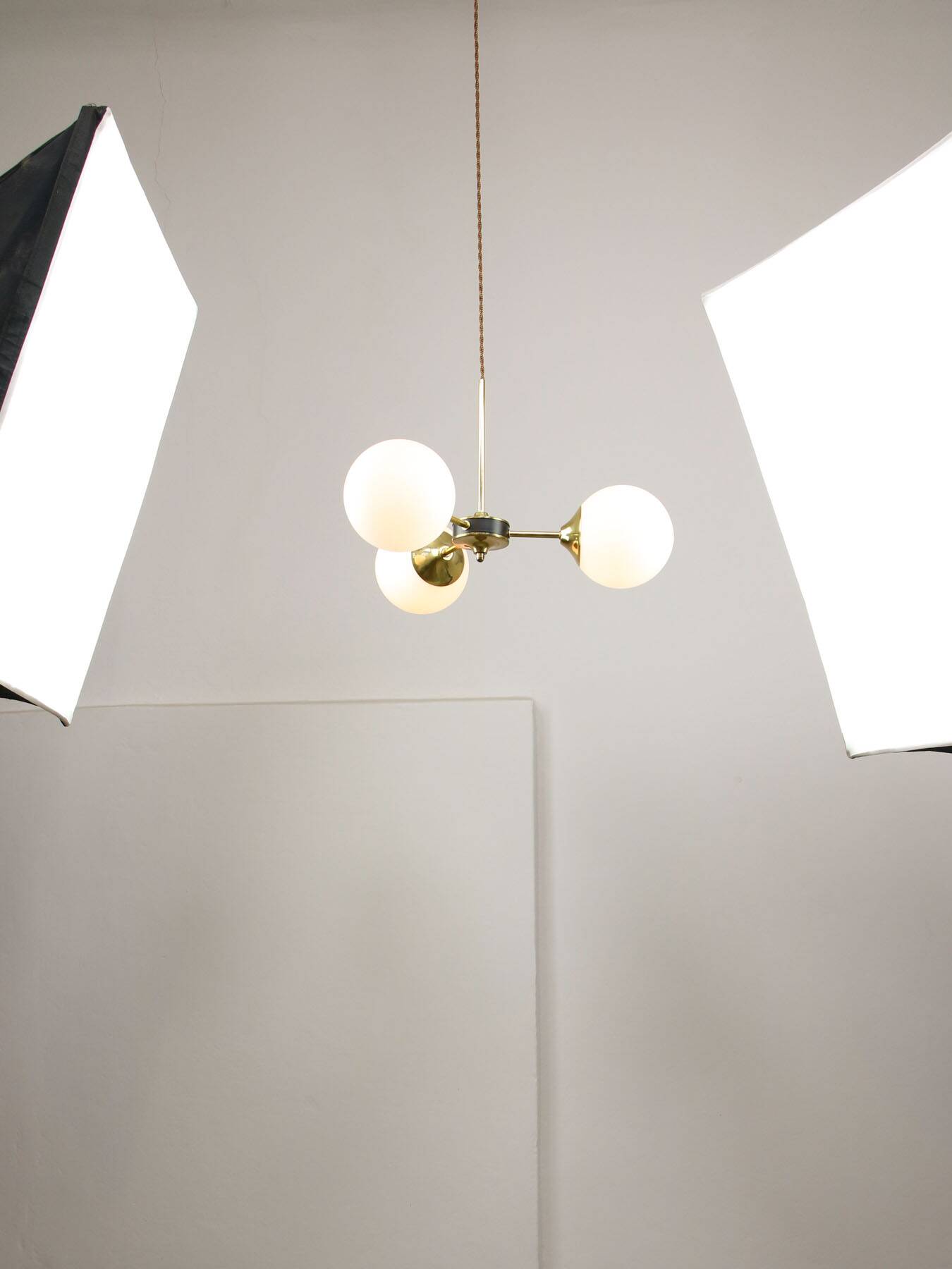 Mid-Century Modern Italian Chandelier in Brass and Opaline Glass, 1960s