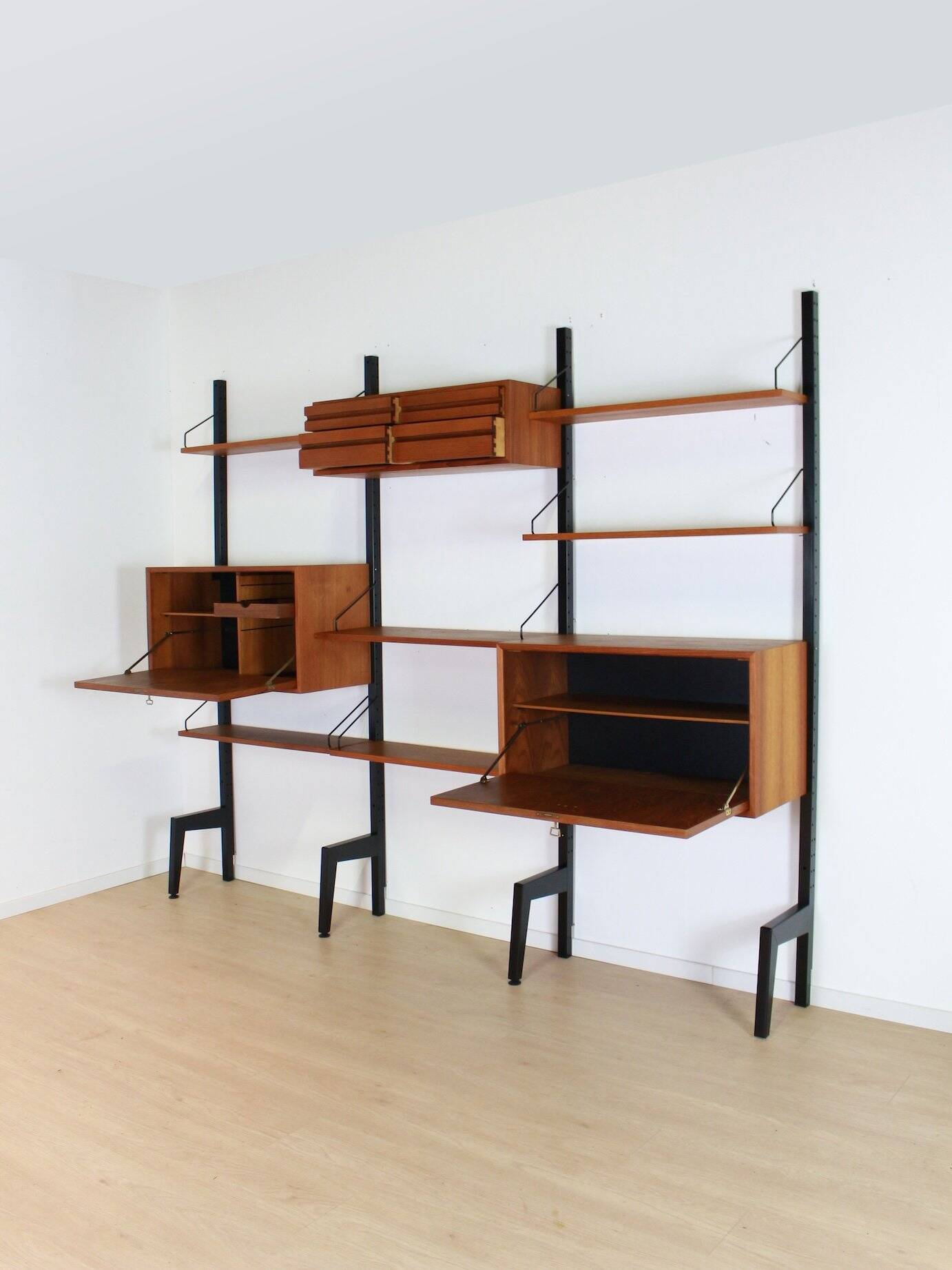 Poul Cadovius wall-unit vintage freestanding