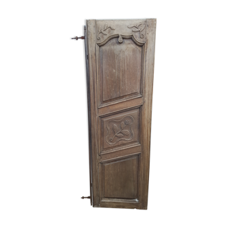 18th-century oak-patterned cabinet door