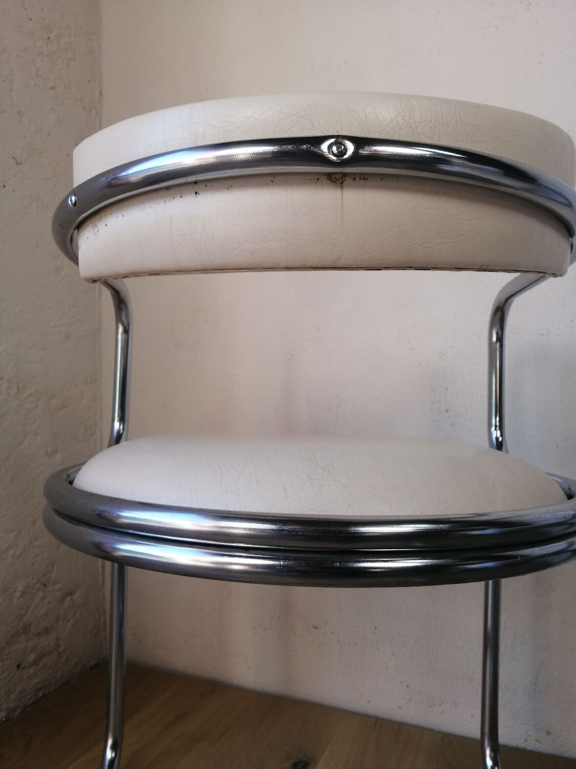 Pair of vintage cantilever chairs Zougoise Victoria, Switzerland.