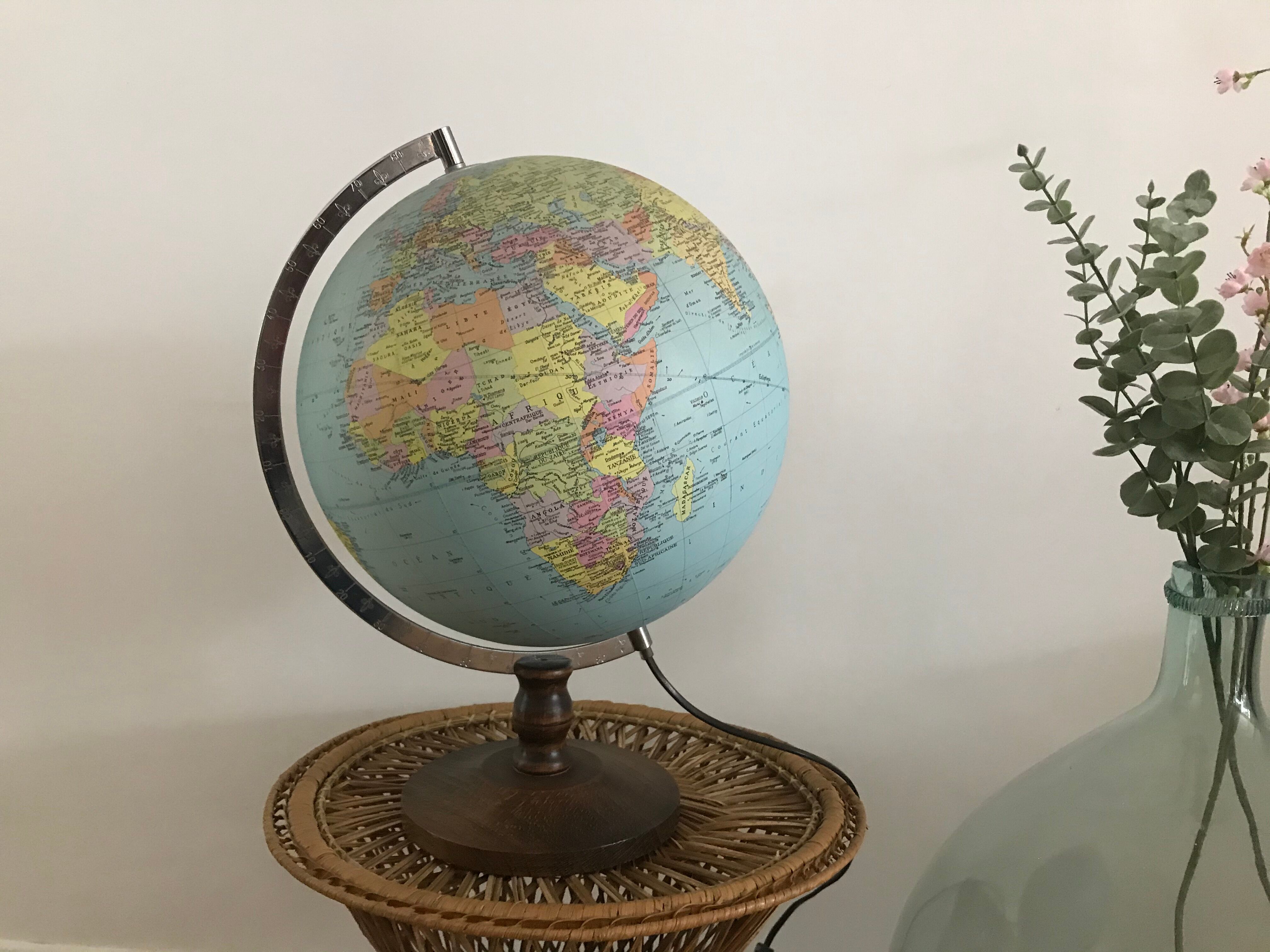 Bright globe of taride maps by georges philip - sound, paper map 1990