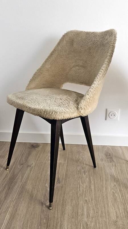 Vintage barrel chair pair – boucle fabric and brass splayed legs