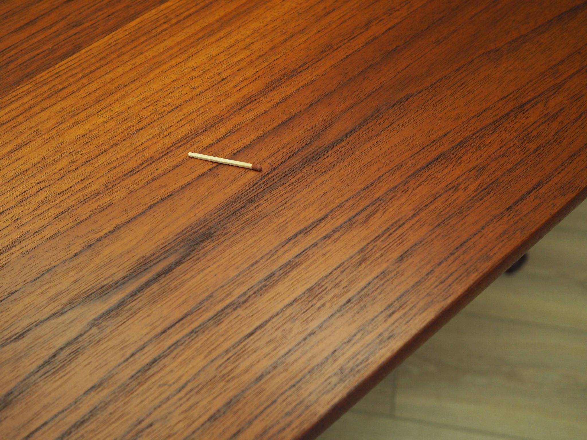 Table en teck, design danois, années 1960, designer : Børge Mogensen