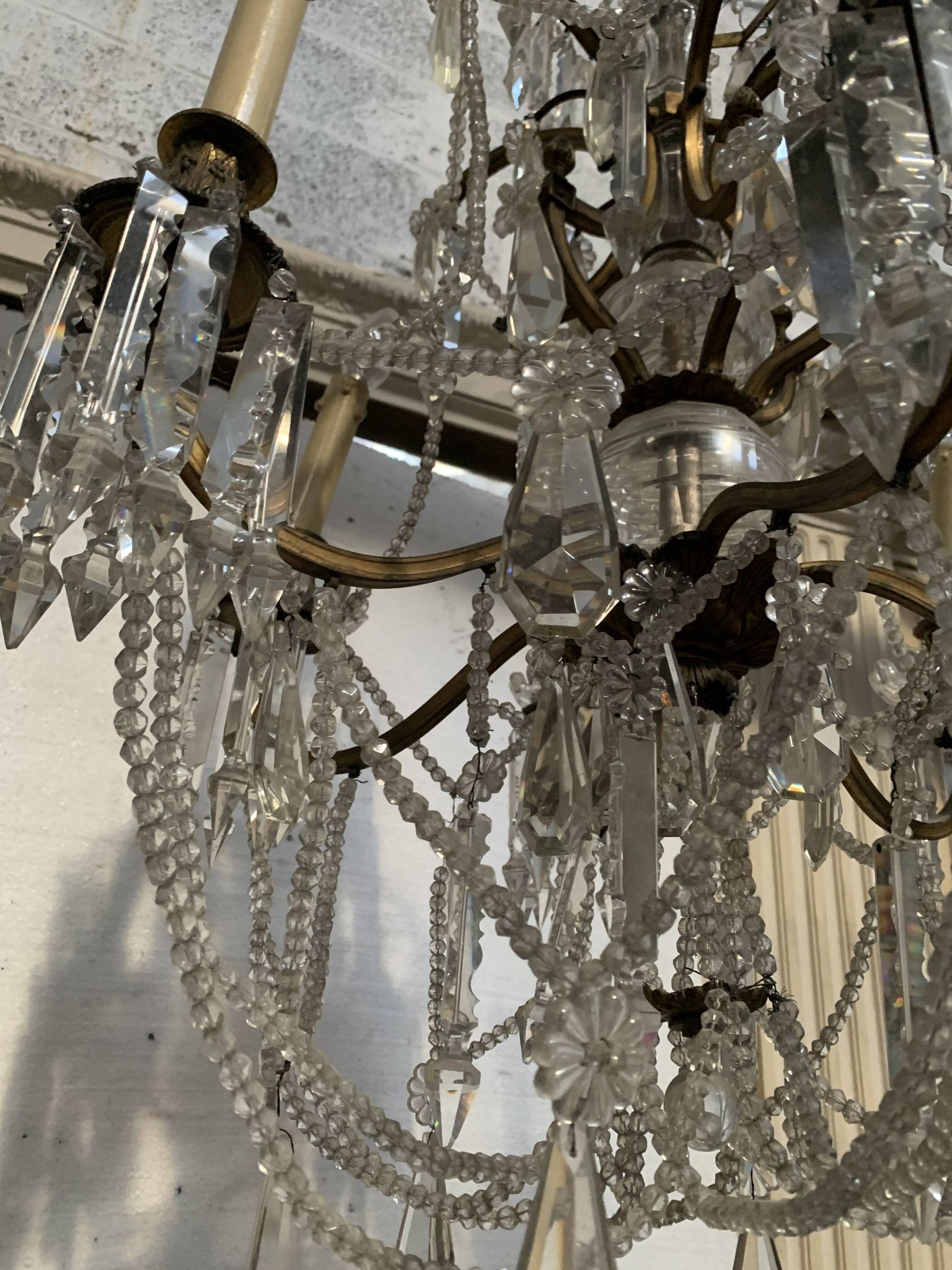 Louis XV style "Fontaine" chandelier in bronze and 20th century pendants