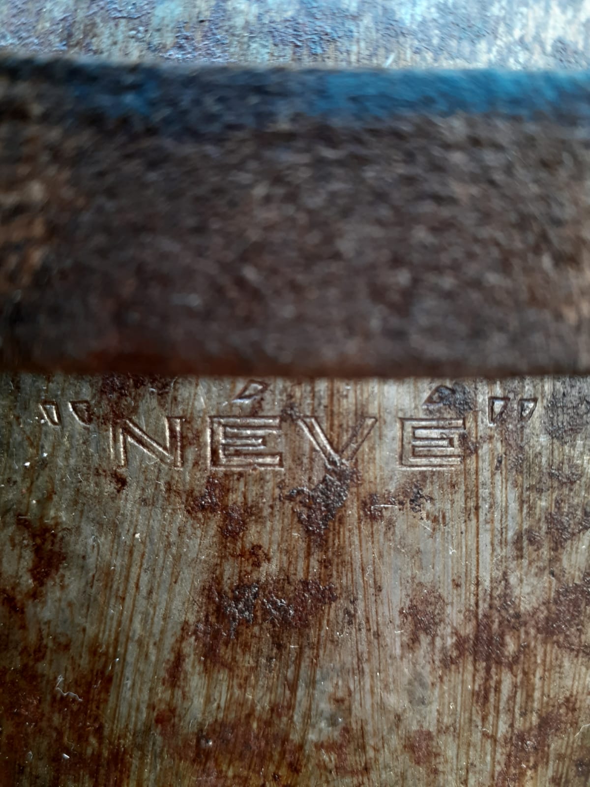 Ancienne paire de skis en bois