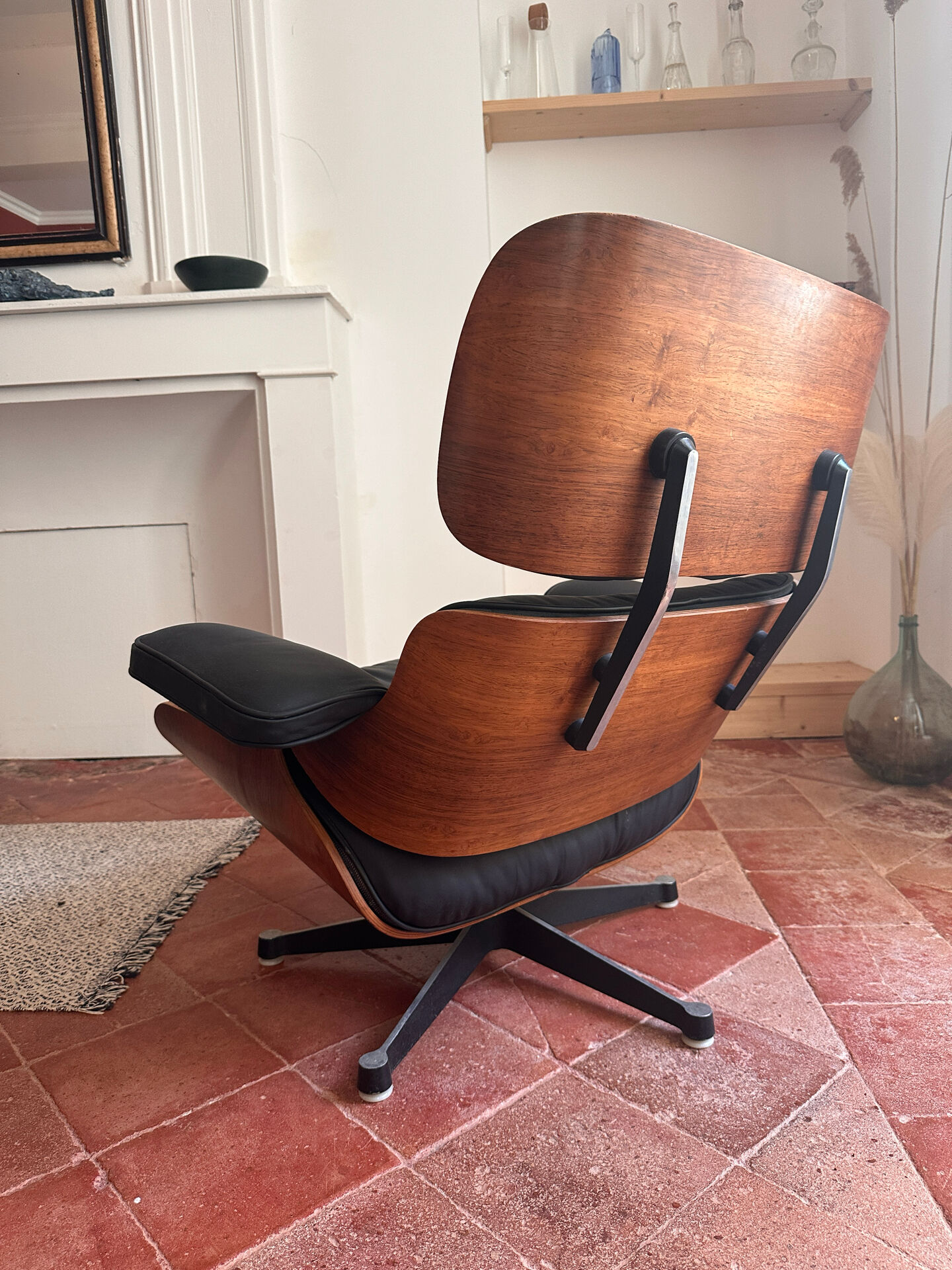 Eames Lounge Chair Mobilier International edition