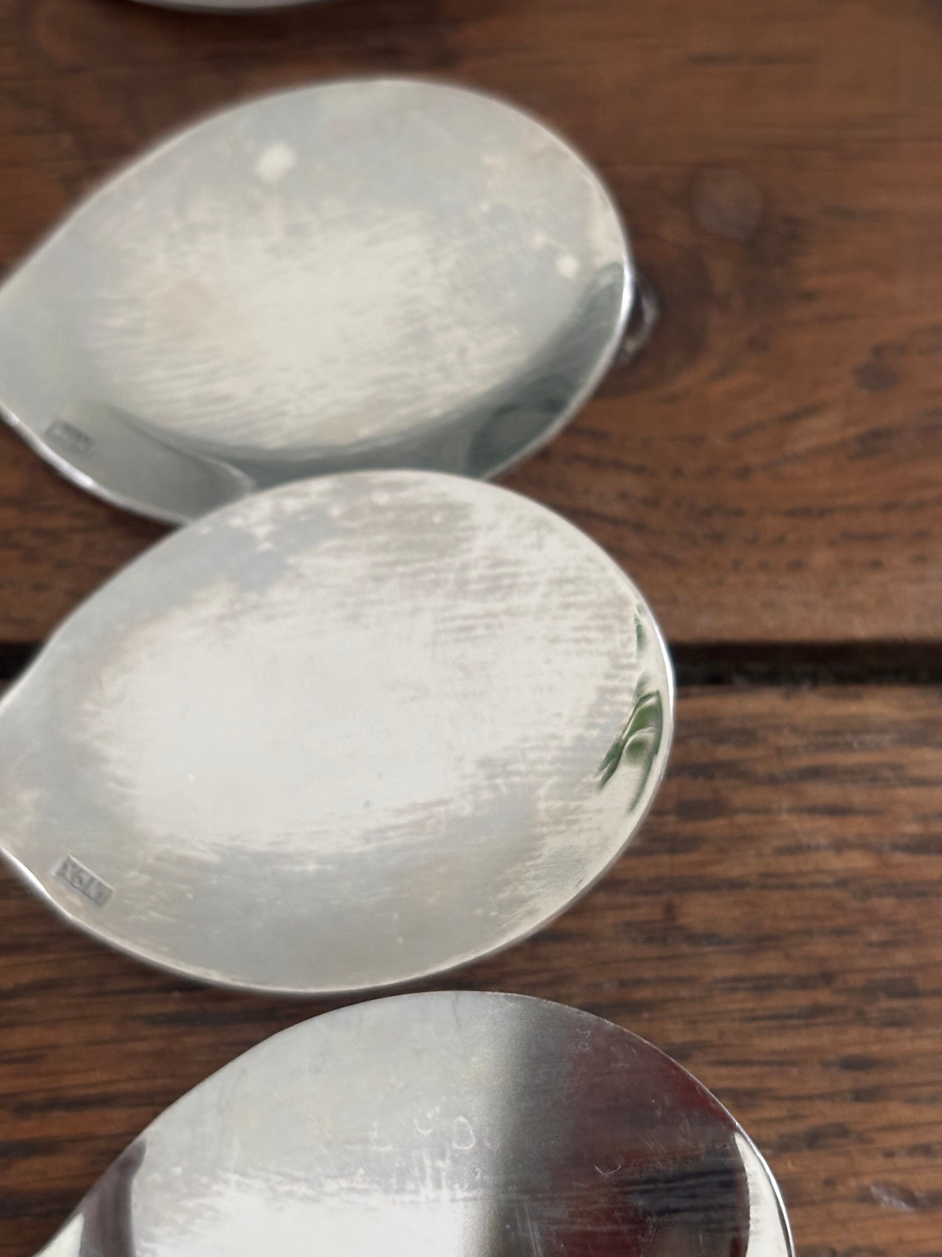 Lot de 8 coupes à glace en inox finement ciselées