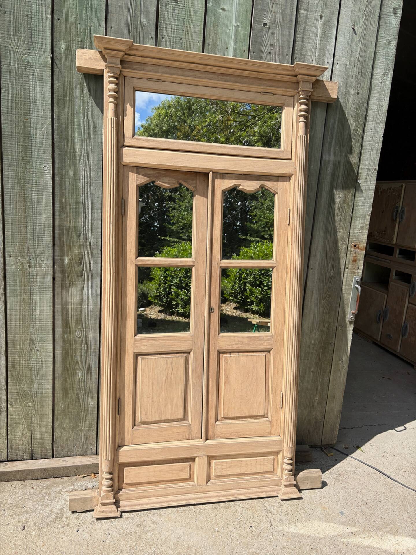 Old double-leaf door - mirror