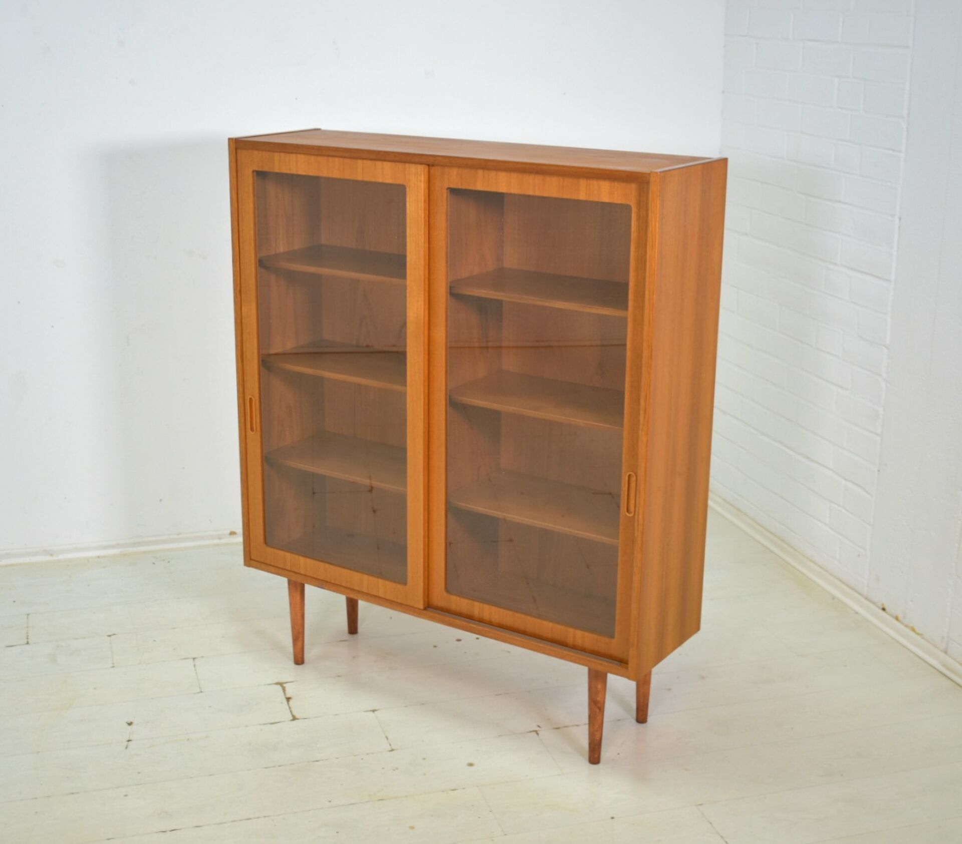 Showcase by Poul Hundevad 1960s skandinavian Teak Danish Highboard