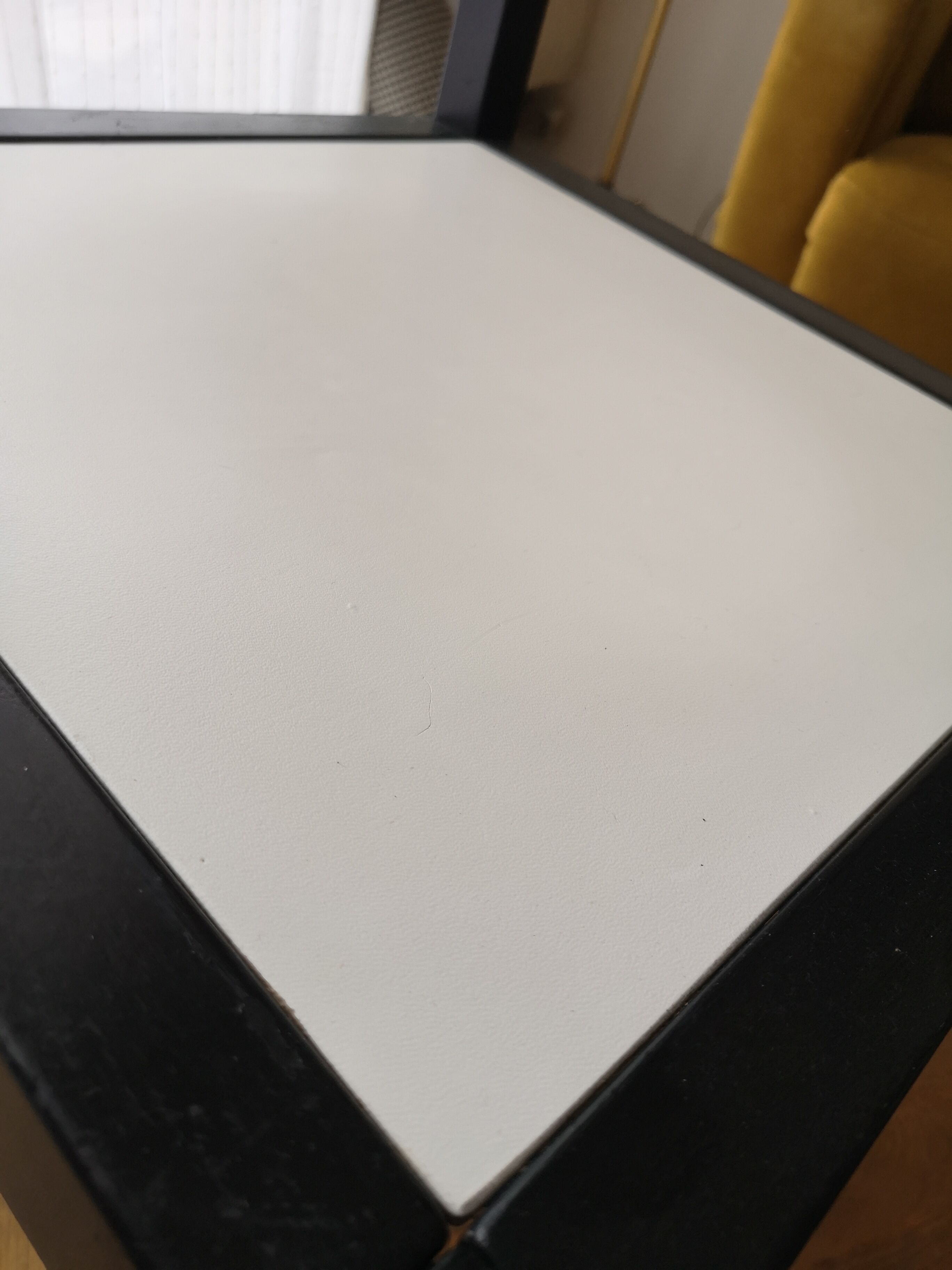 Ensemble de 6 chaises à manger noir et blanc du milieu du siècle
