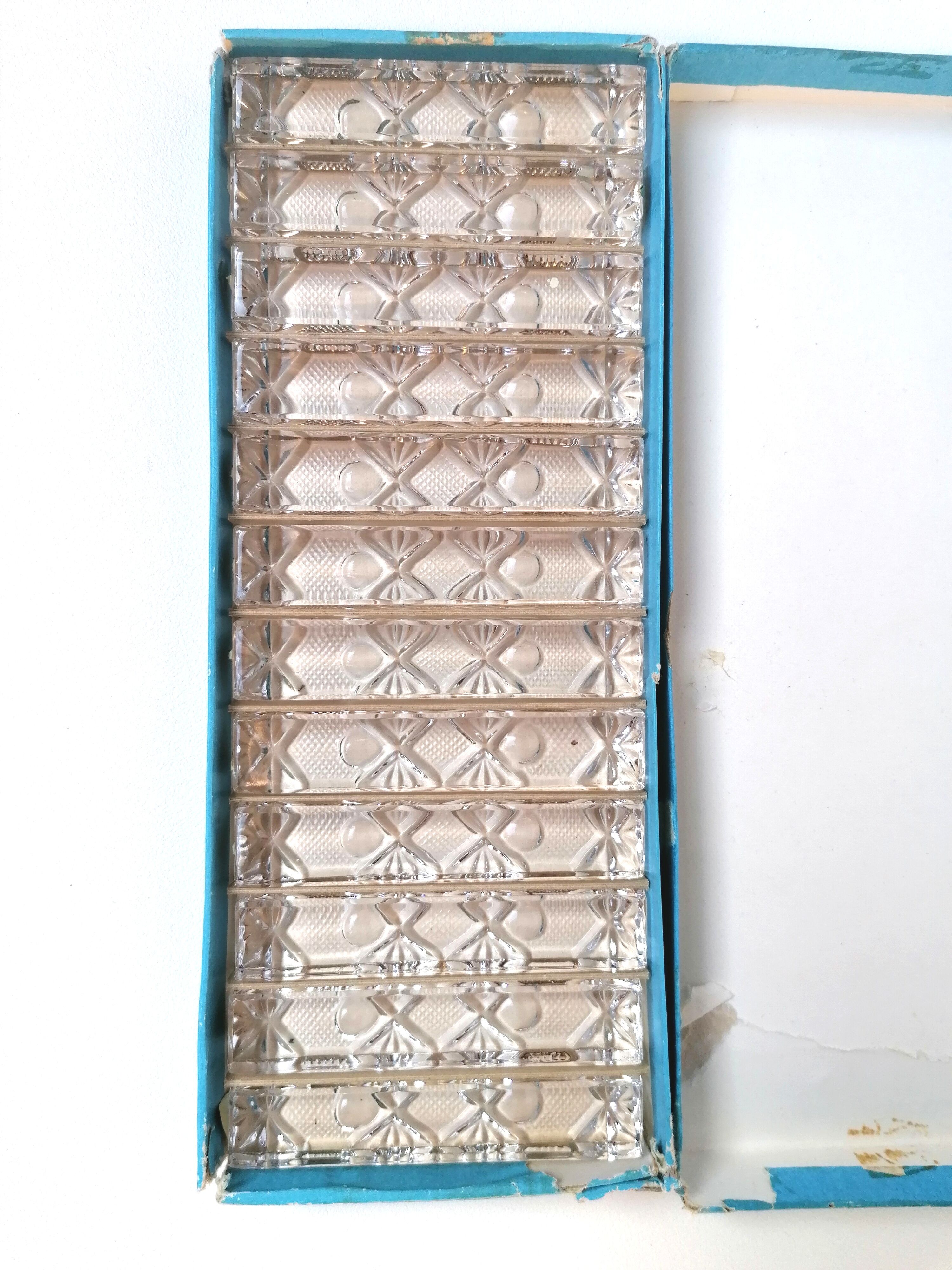 Coffret de 12 porte-couteaux en cristal