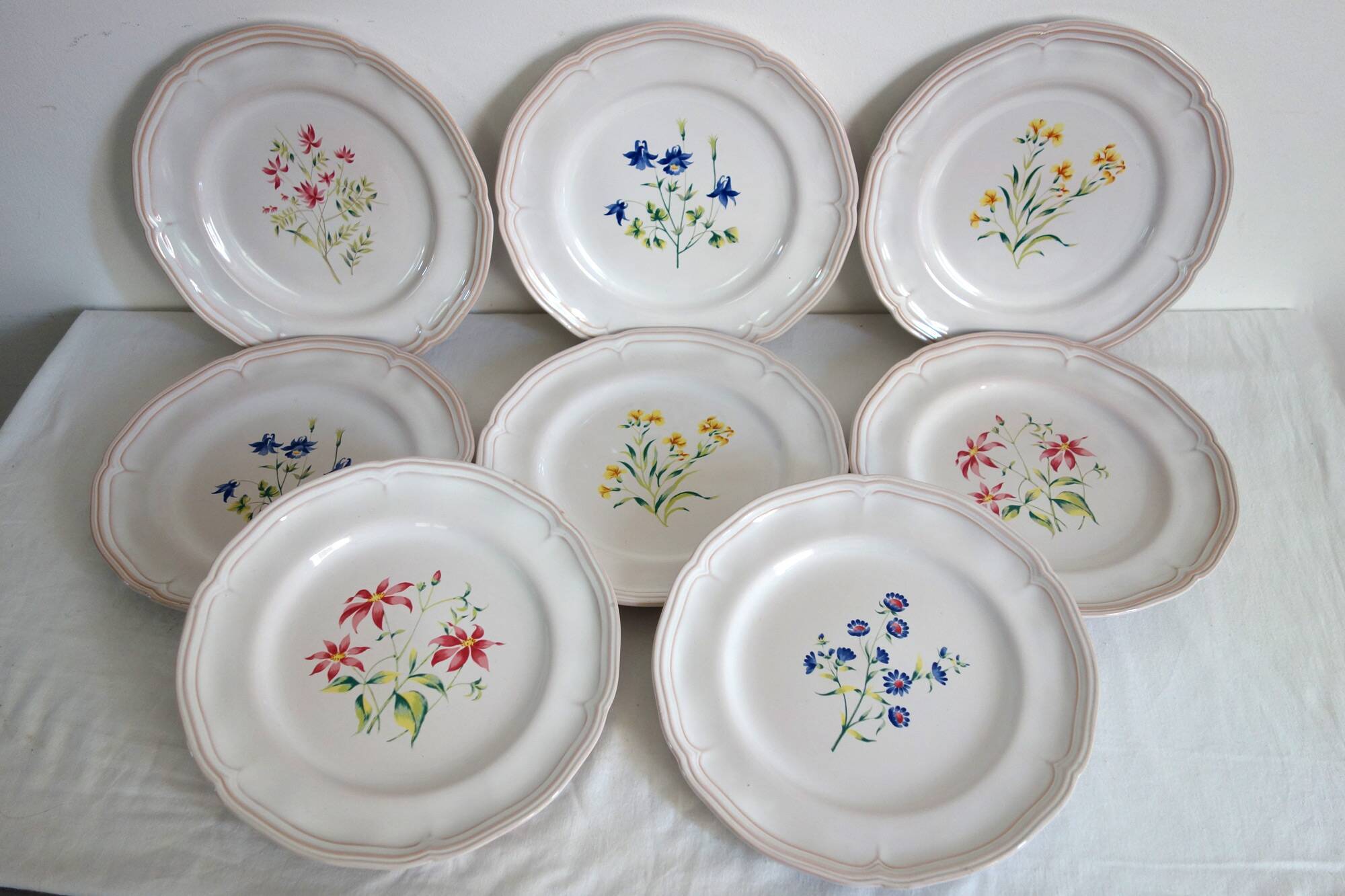 8 large flat plates Pierre Motton for Gien circa 1930