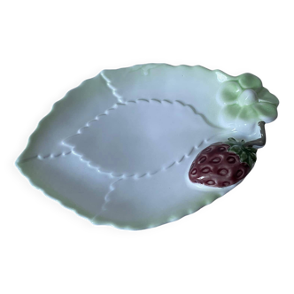 Barbotine dish Made in Italy. Flower and strawberry motifs.