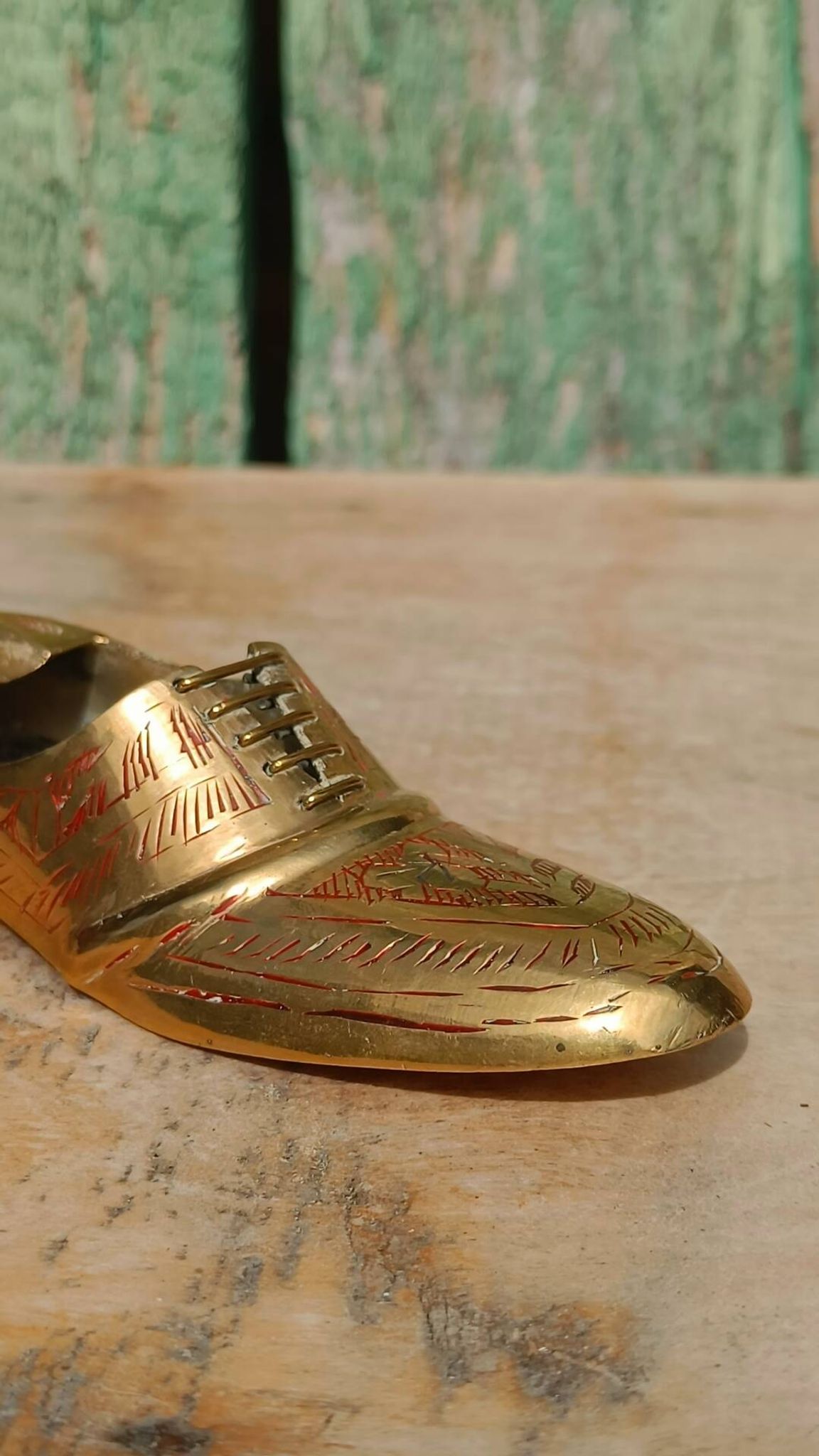 Cendrier vintage en laiton forme chaussure