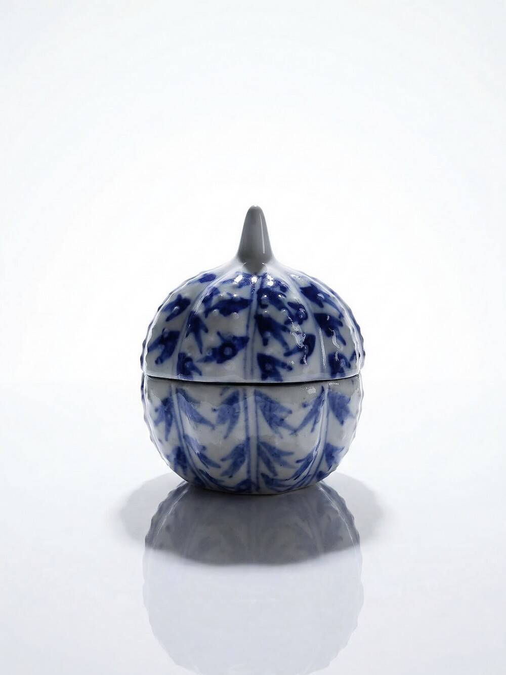 Small blue and white hand-painted vintage Chinese porcelain jewellery box.