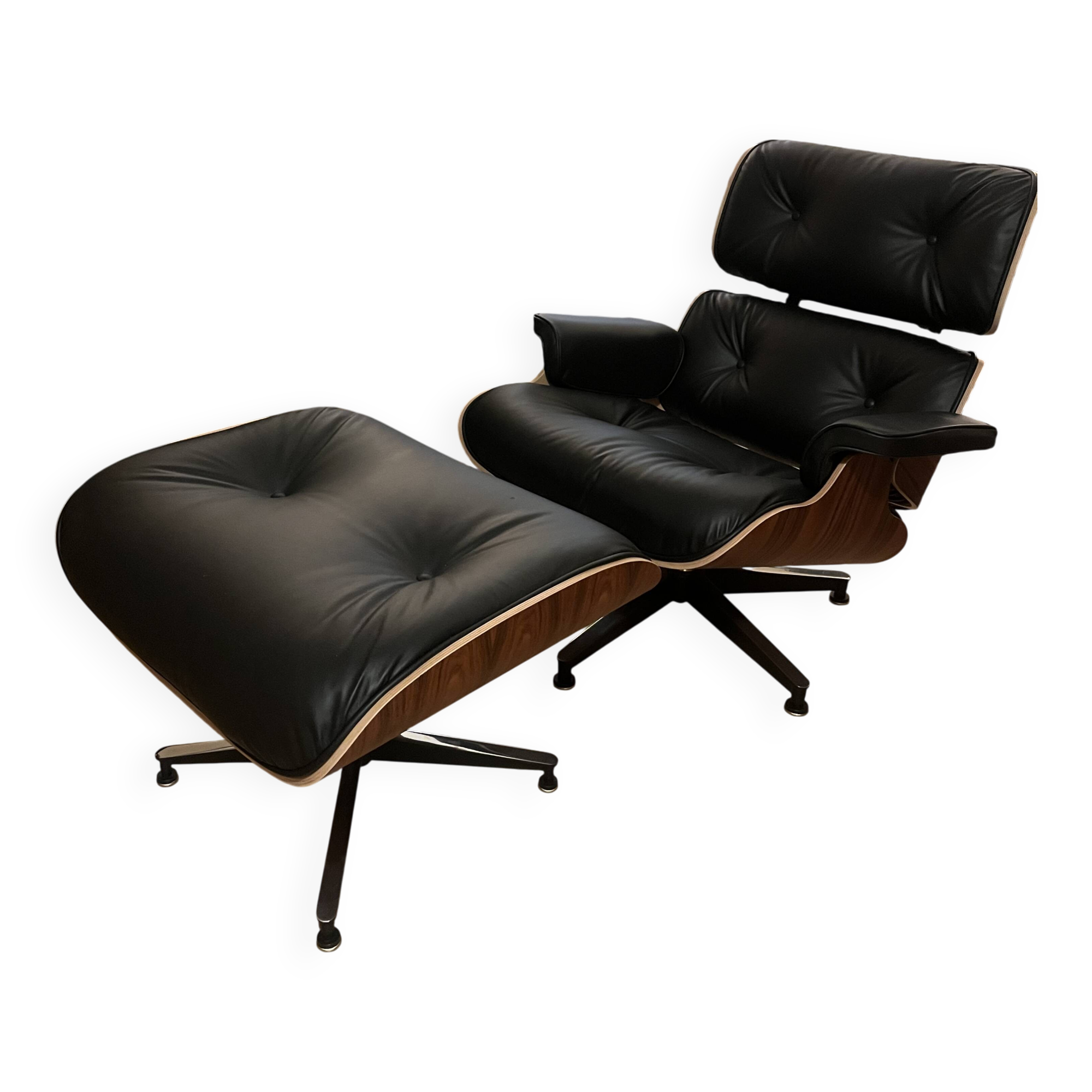 Charles Eames lounge chair, Herman Miller edition