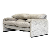 Cassina Maralunga 2-seater sofa by Vico Magistretti off-white with subtle pattern