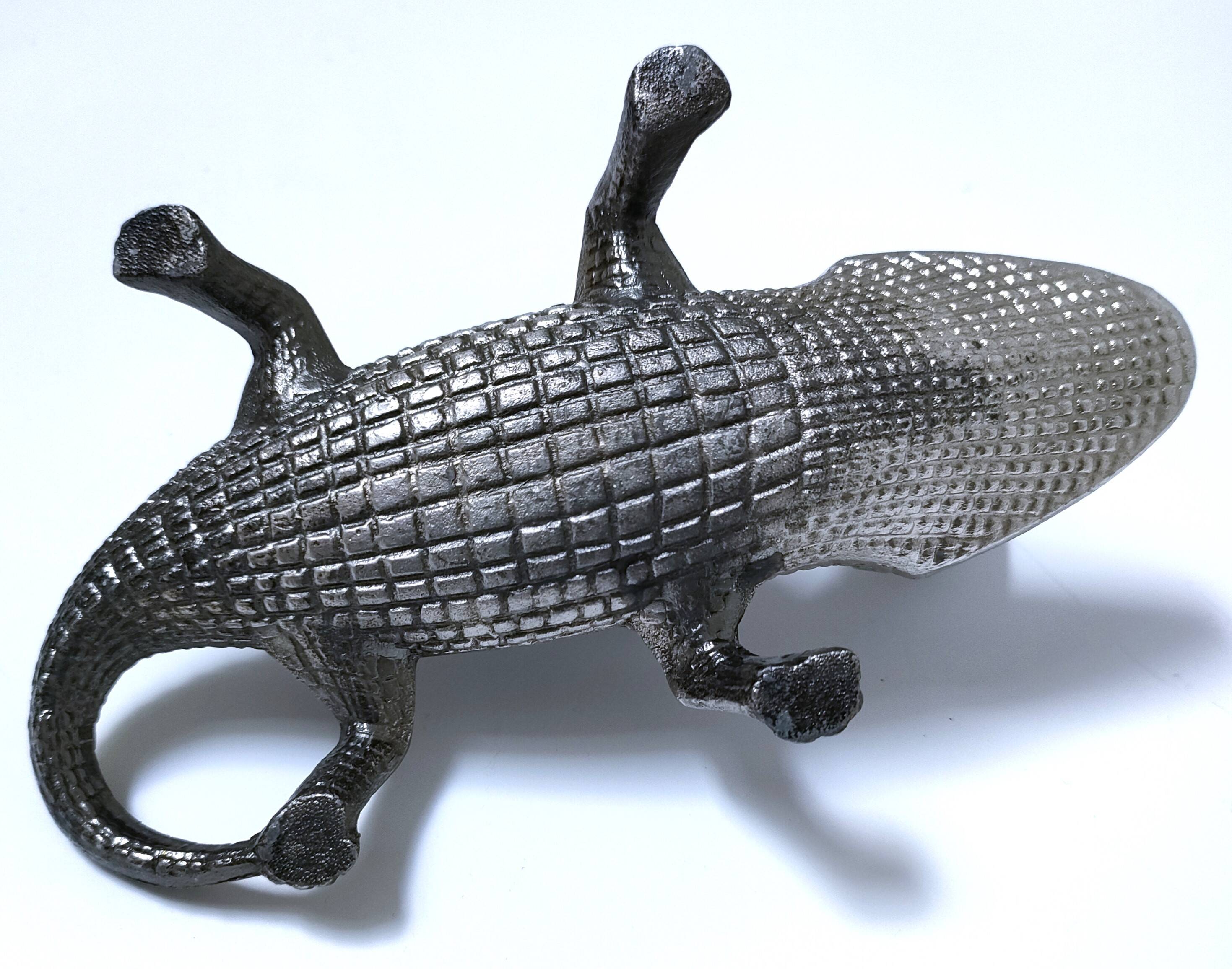 Vintage silver metal crocodile alligator lighter ashtray