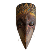 Masque traditionnel indonésien en bois sculpté