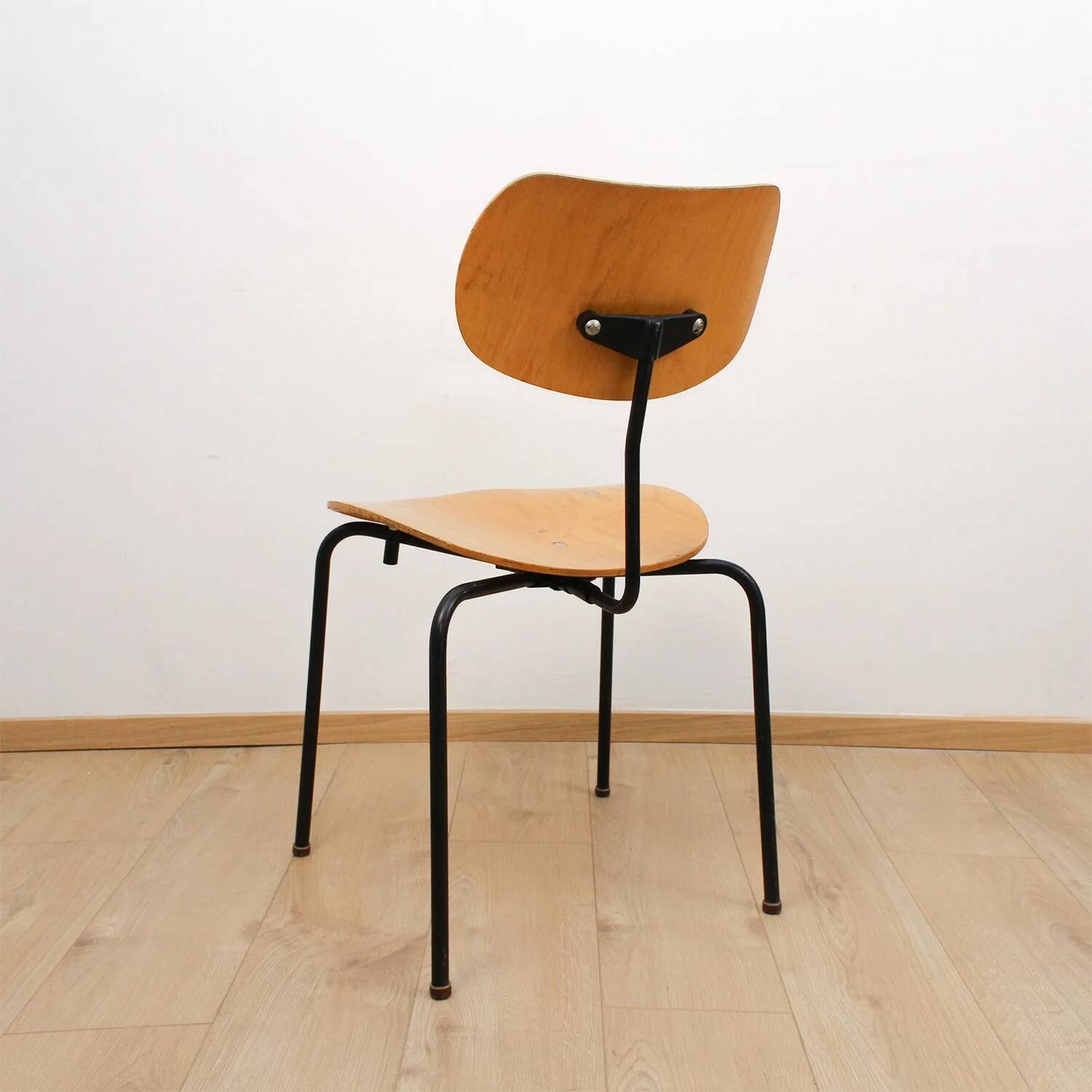 Chaise SE68 par Egon Eiermann