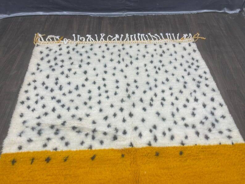 Handmade Berber rug 250cm x 150cm