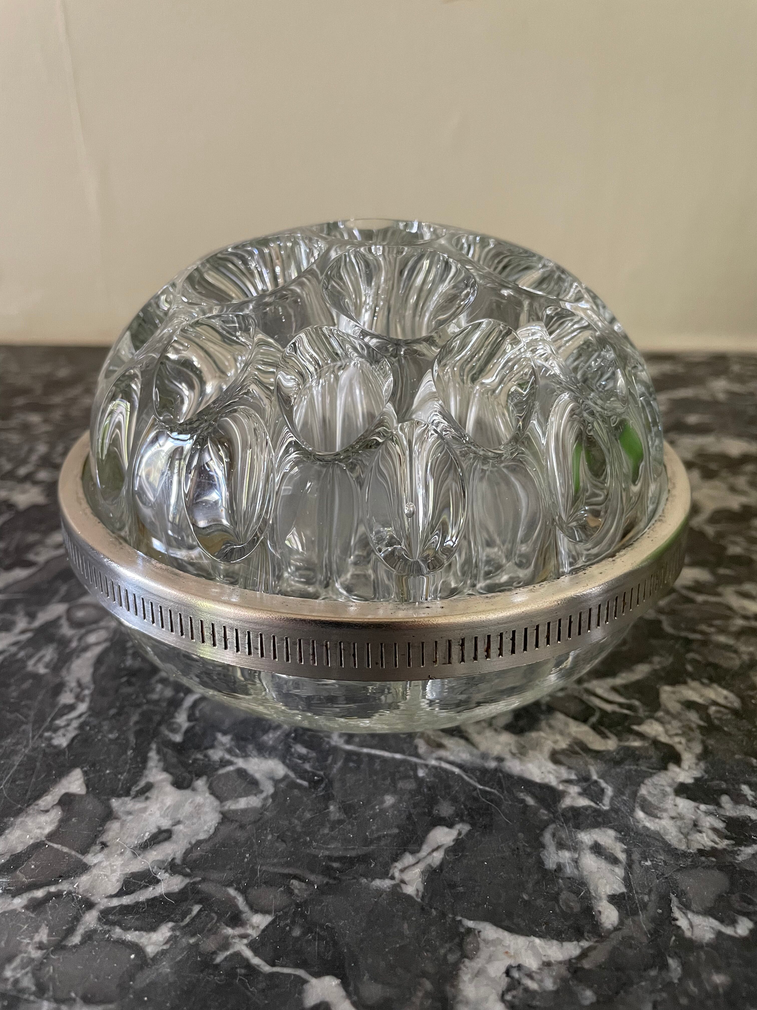 Pique crystal flowers of Reims